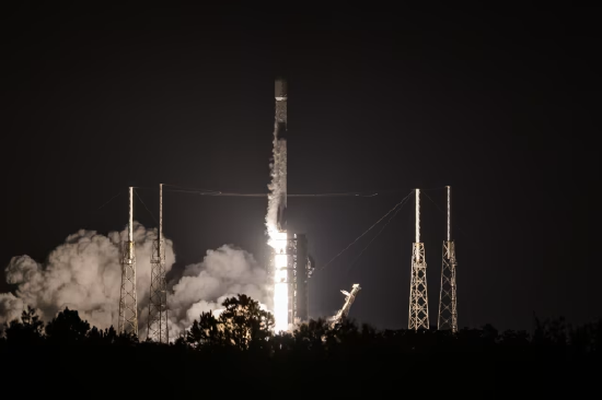 2026 年 7 月 14 日,SpaceX 猎鹰 9 号火箭从佛罗里达州卡纳维拉尔角太空军基地升空。