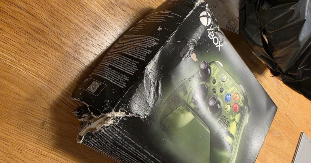 Xbox 25周年纪念手柄运输包装受损 多名买家反映类似问题