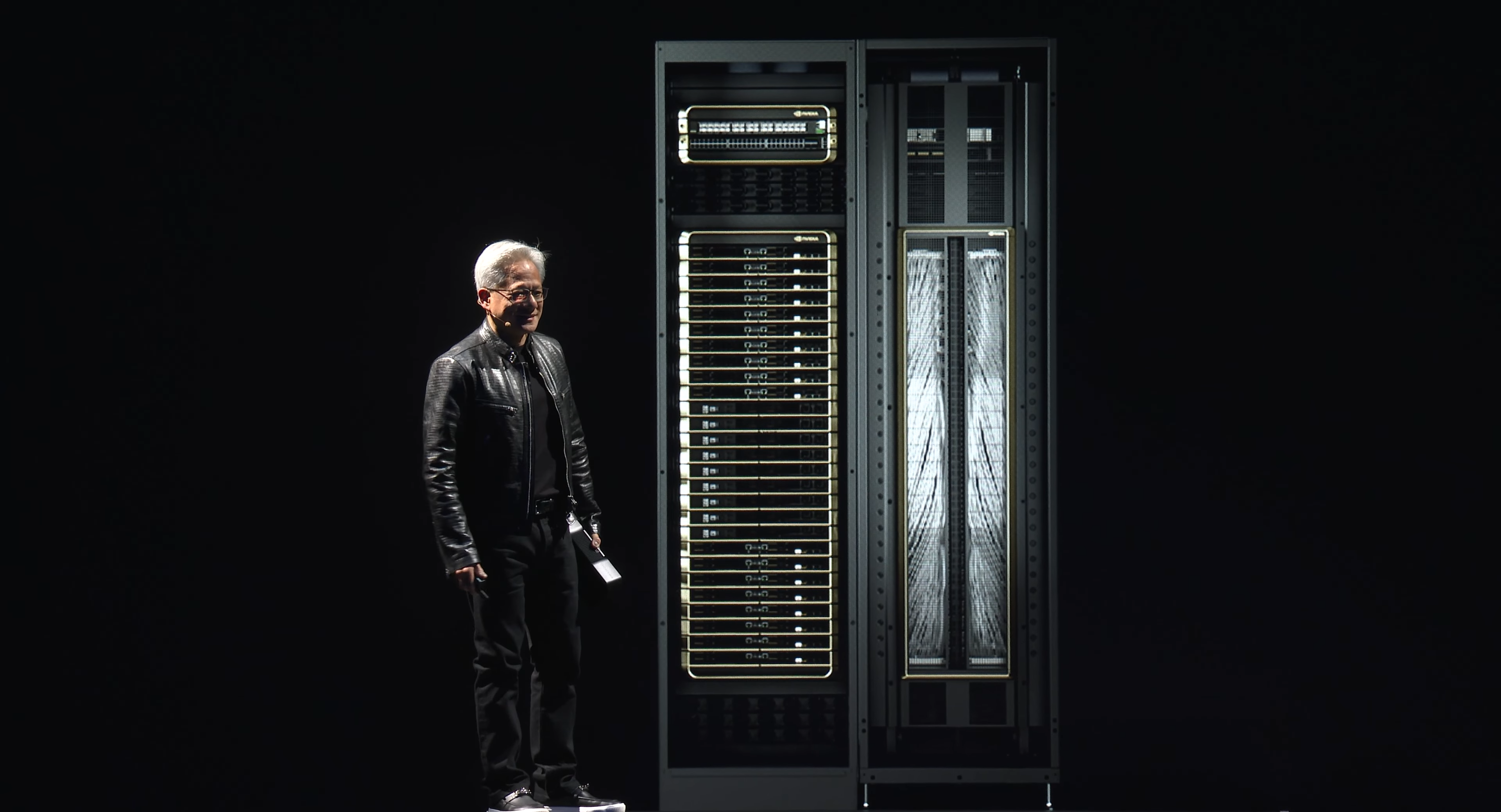 NVIDIA Blackwell 与 AMD MI325X 在最新 MLPerf 推理基准测试中一决高下：B200 打破纪录，Instinct 与 Hopper 1 展开较量