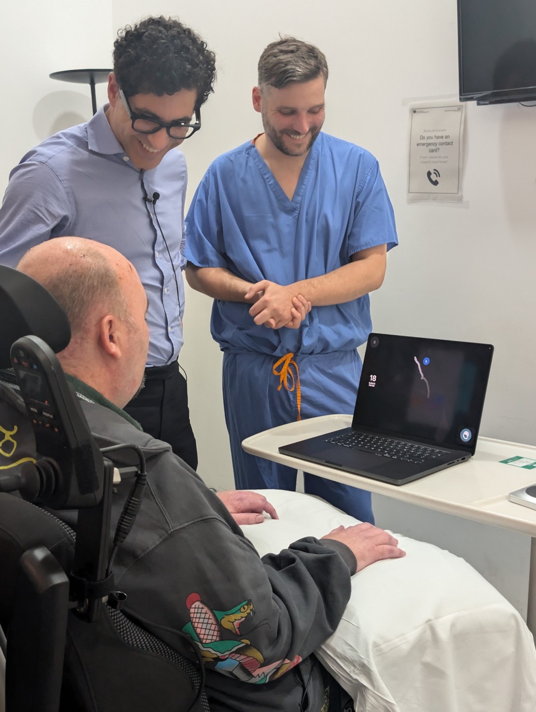 Neuralink英国首秀:患者手术后数小时即能“用脑打游戏”