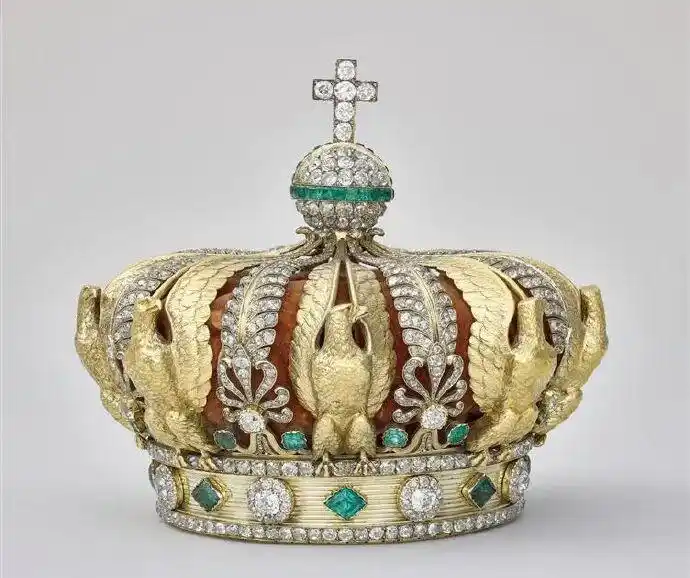 卢浮宫大盗被捕认罪!王冠受损 失窃珠宝尚未被找到