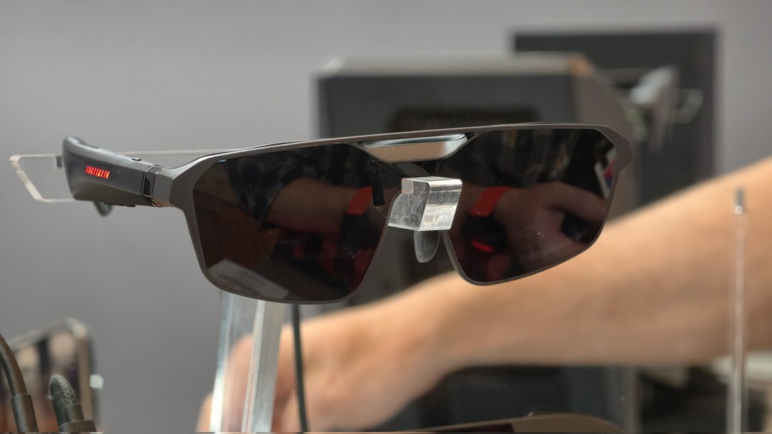 CES 2026：华硕发布ROG XREAL R1 全球首款240Hz OLED游戏眼镜