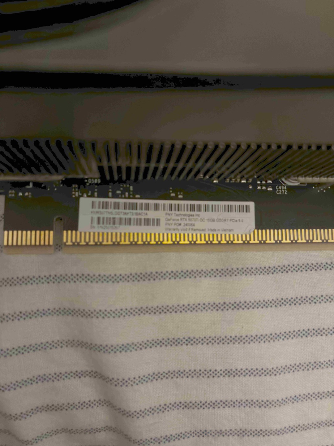 贴纸导致显卡异常 PNY质检疏漏引发离奇故障