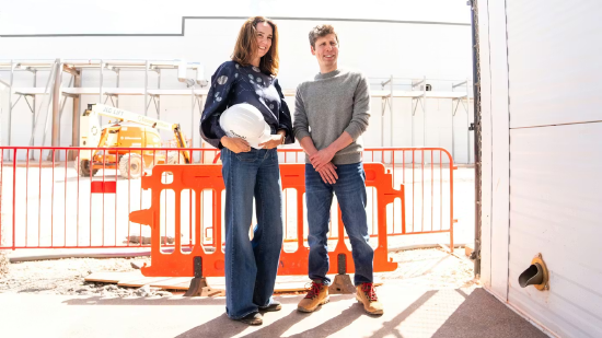 OpenAI 首席财务官萨拉・弗莱尔与首席执行官山姆・奥特曼