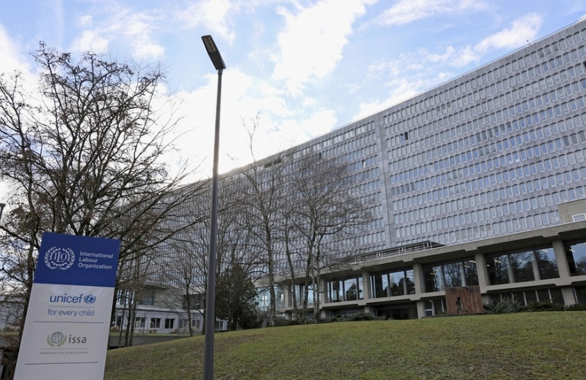 国际劳工组织新报告 女性为主类型工作更容易被AI取代