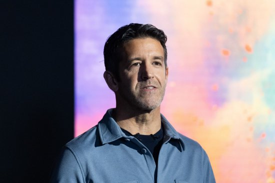 即将上任的首席执行官约翰·特努斯表示，苹果将“再次改变世界”