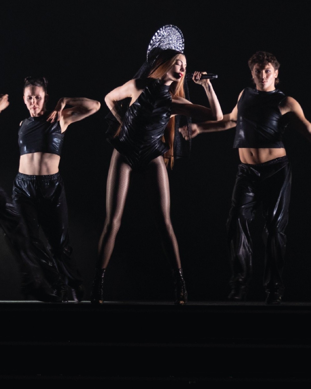 安妮海瑟薇新片《圣母玛利亚》新造型美图欣赏！