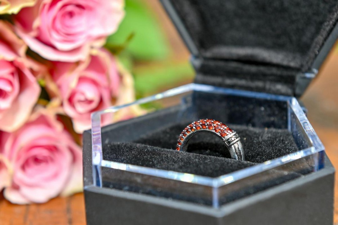 Ein hartgesottener Vater verbrachte zwei Jahre damit, eine „interstellare Traumhochzeit“ für seine Tochter zu gestalten