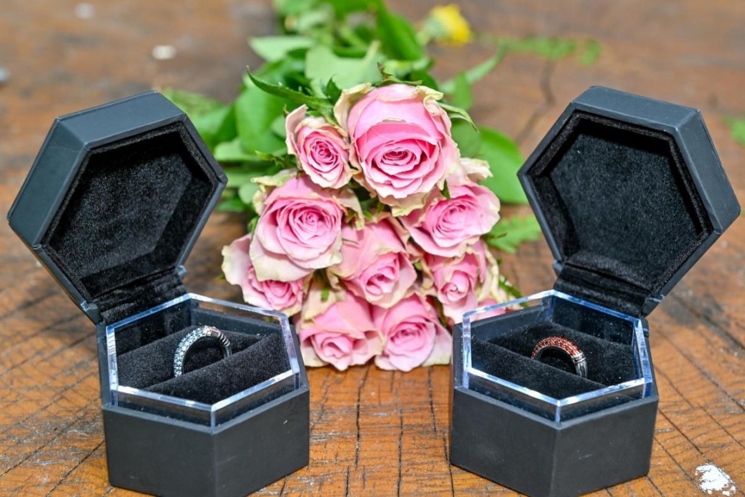 Ein hartgesottener Vater verbrachte zwei Jahre damit, eine „interstellare Traumhochzeit“ für seine Tochter zu gestalten