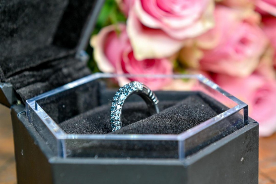 Ein hartgesottener Vater verbrachte zwei Jahre damit, eine „interstellare Traumhochzeit“ für seine Tochter zu gestalten