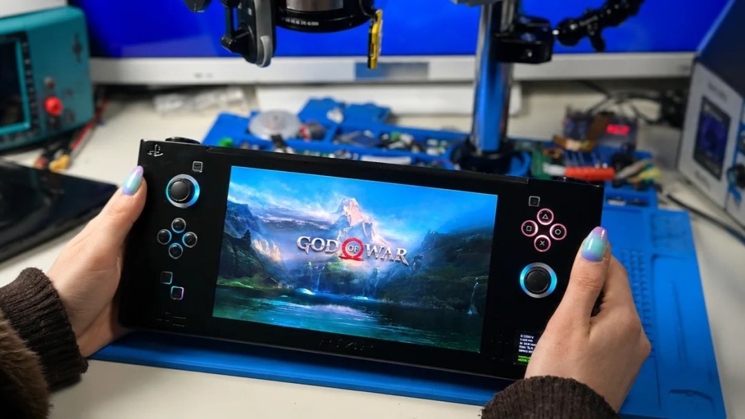 이것이 진짜 PS4 휴대용 콘솔이다! 해외 명장들이 손수 제작한 '언차티드4'를 1시간 30분 동안 플레이할 수 있다