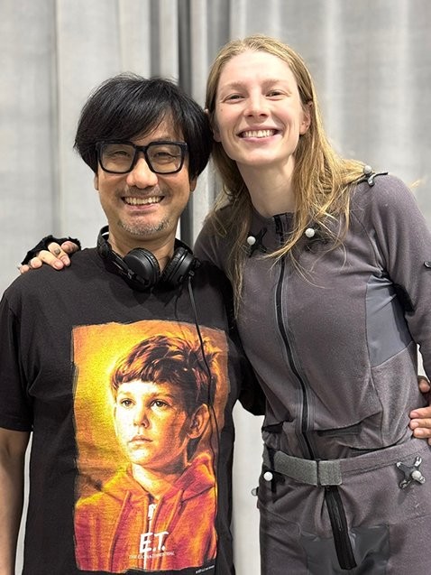 Hideo Kojima postou uma foto com uma modelo americana durante o desenvolvimento de “OD”