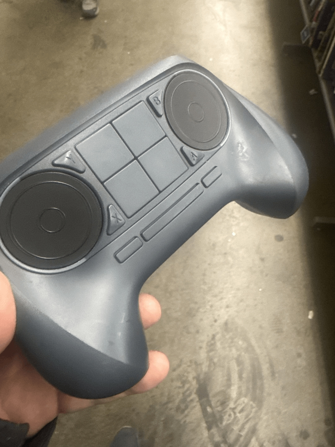 Outro protótipo de controlador Steam com dez anos de idade aparece na loja de segunda mão Goodwill