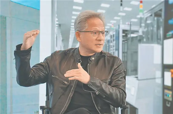 美AI工厂的背后全是台湾企业！黄仁勋：台湾拯救了美国半导体产业