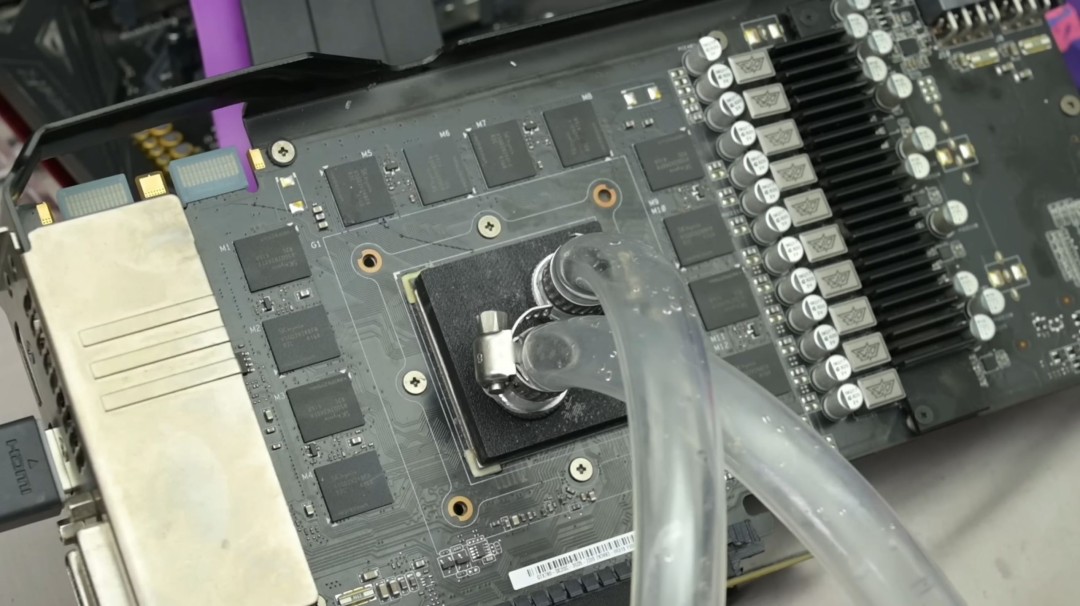 这才是真水冷!RTX 2060“浇水”后温度暴降42℃