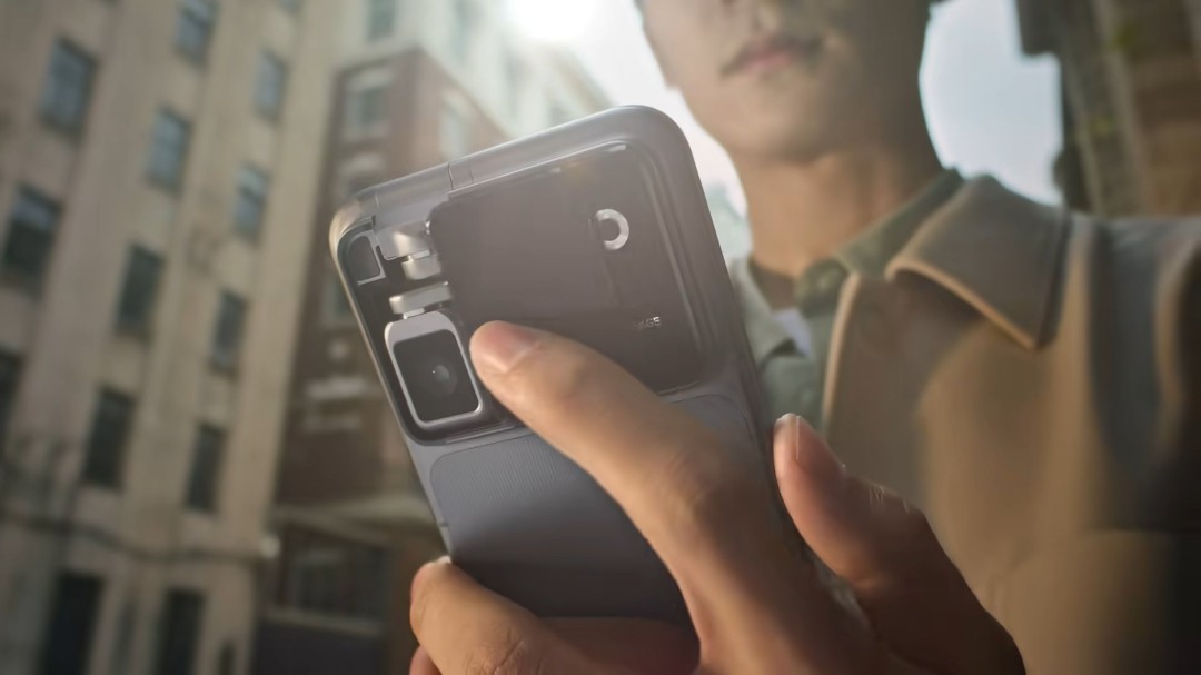 人类第一台机器人手机？荣耀Robot Phone将于8月12日晚全球发布
