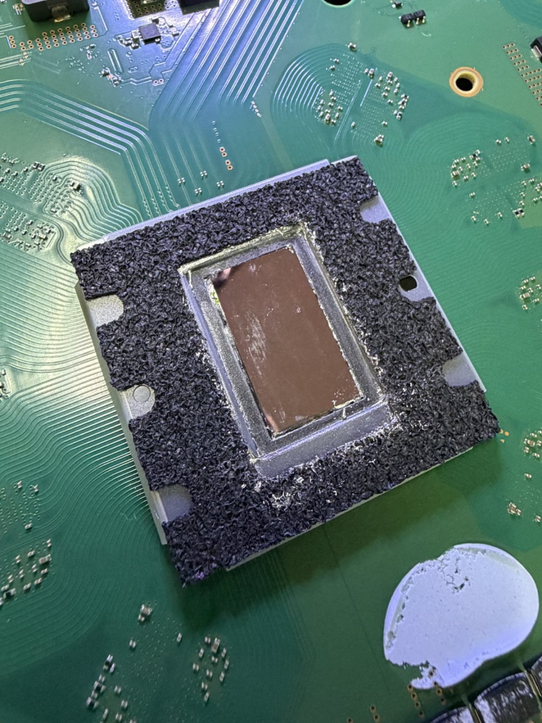 曝早期PS5翻车严重！液金已严重腐蚀散热器
